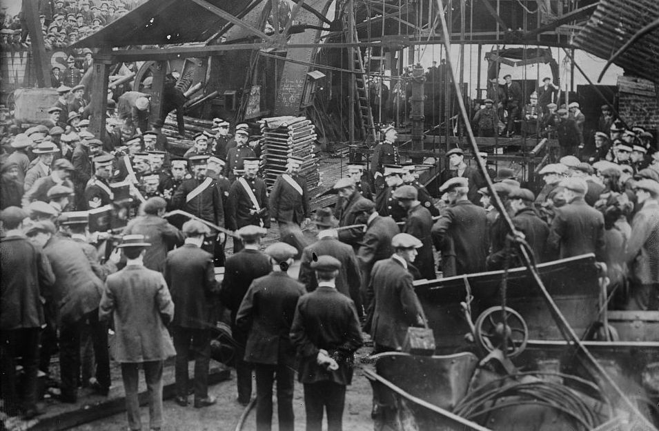 A contemporary 1913 photograph from the scene of the Senghenydd colliery disaster.