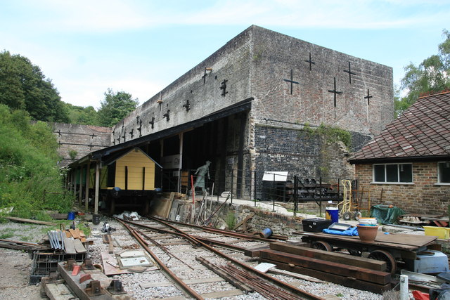 The bank of eighteen-chamber de Witt lime kilns built at Amberley in 1905.
