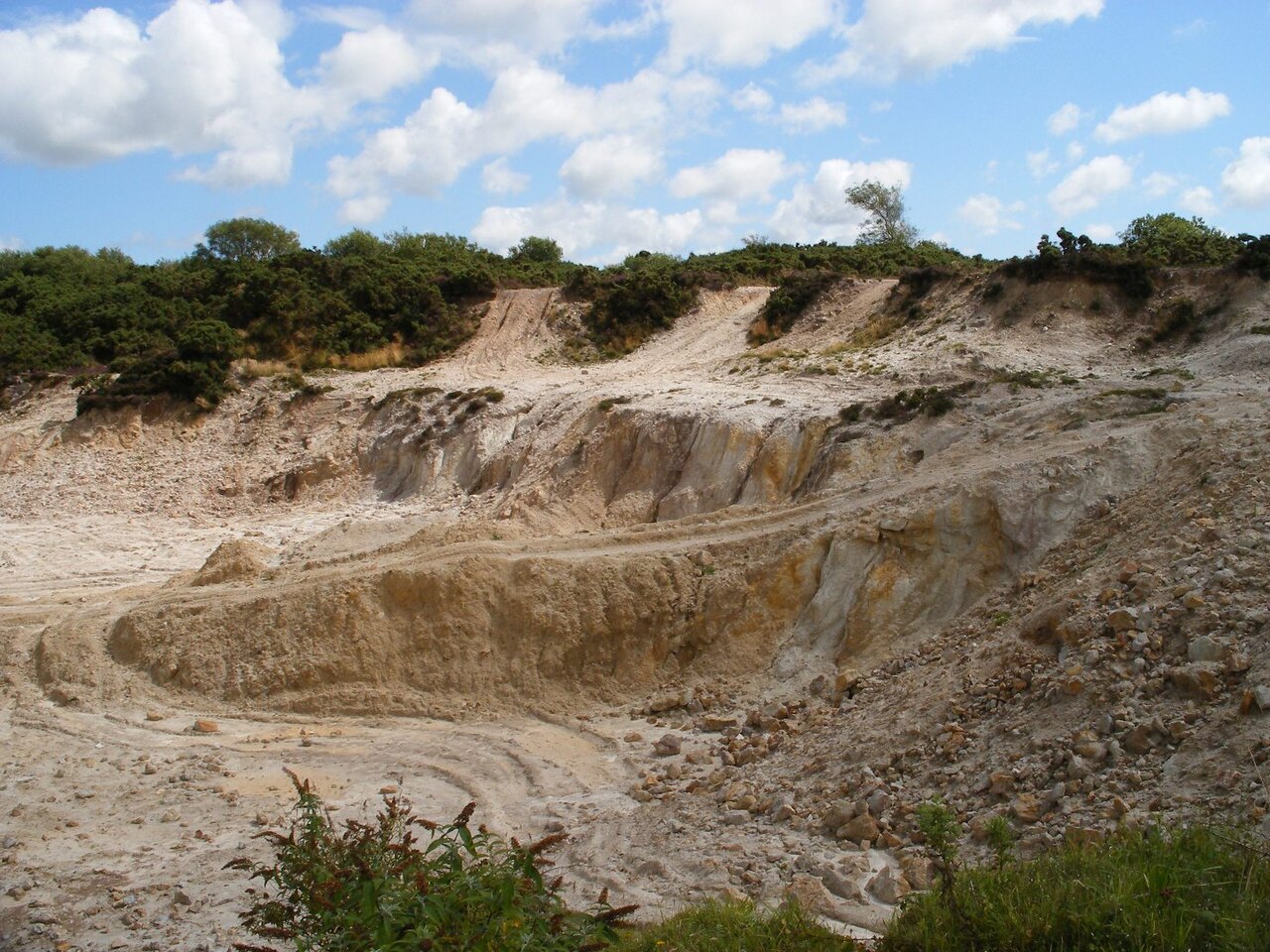 The Main Opencast pit at Hemerdon (Hemerdon Ball) Mine, photographed in 2006, before Wolf Minerals' 2015 redevelopment.