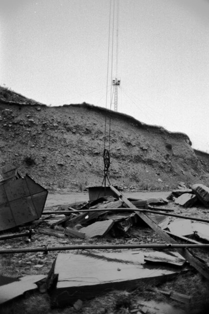 A Blondin aerial ropeway spanning a slate pit at Pen-yr-Orsedd, photographed in 1984.