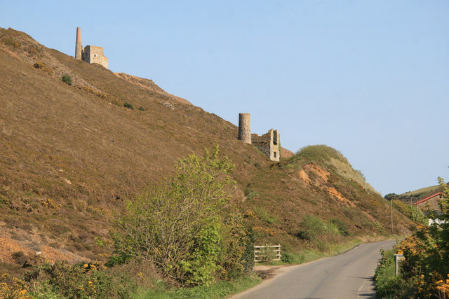 The ruined engine houses of Taylor's Shaft (nearer) and John's Shaft (distant) at Tywarnhayle Mine, Porthtowan